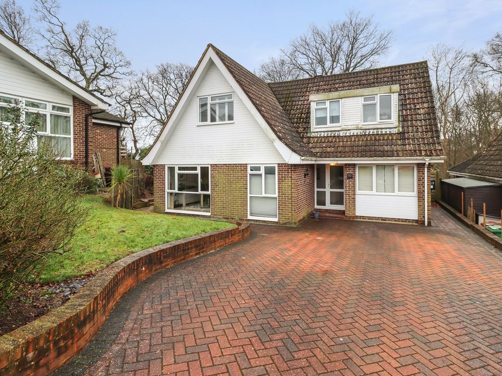 4 bed detached house for sale in The Ridings, Bexhill On Sea TN39, £