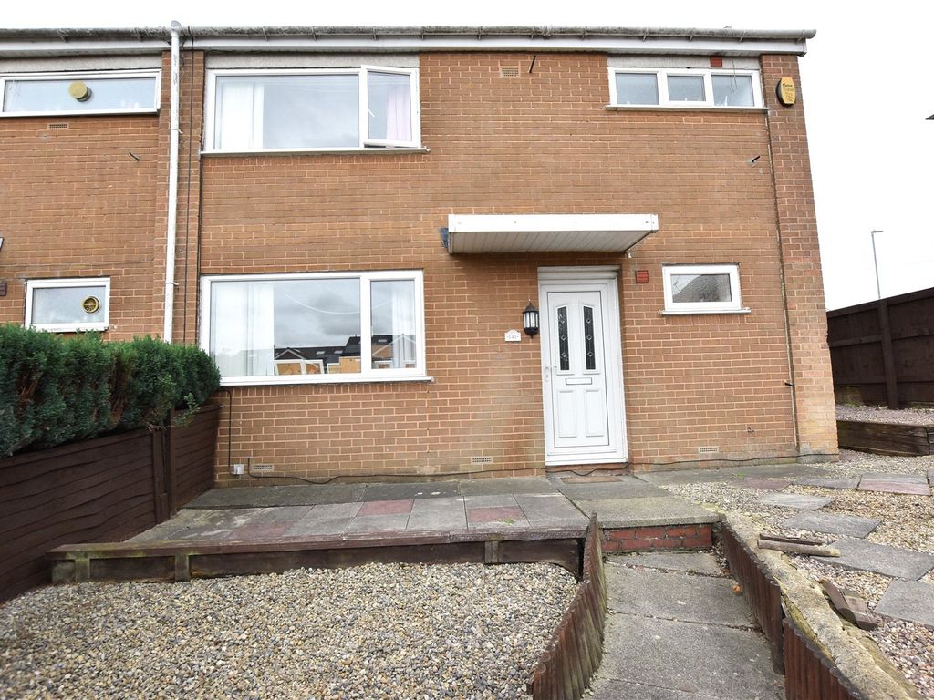 3 bed end terrace house for sale in Whinmoor Way, Leeds, West Yorkshire