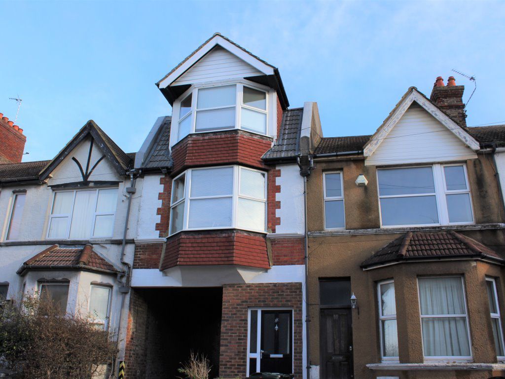 2 bed property to rent in Reginald Road, BexhillOnSea TN39, £1,000