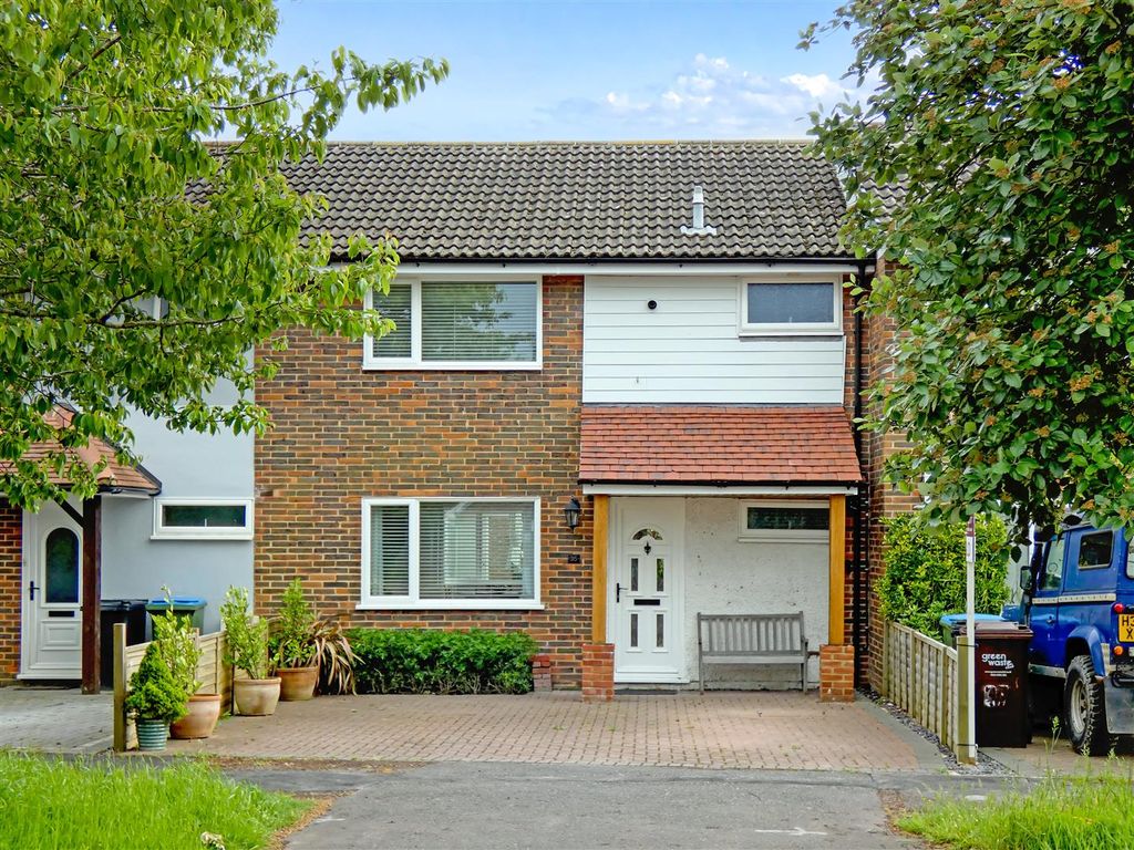 3 bed terraced house for sale in Bewley Road, Angmering, Littlehampton