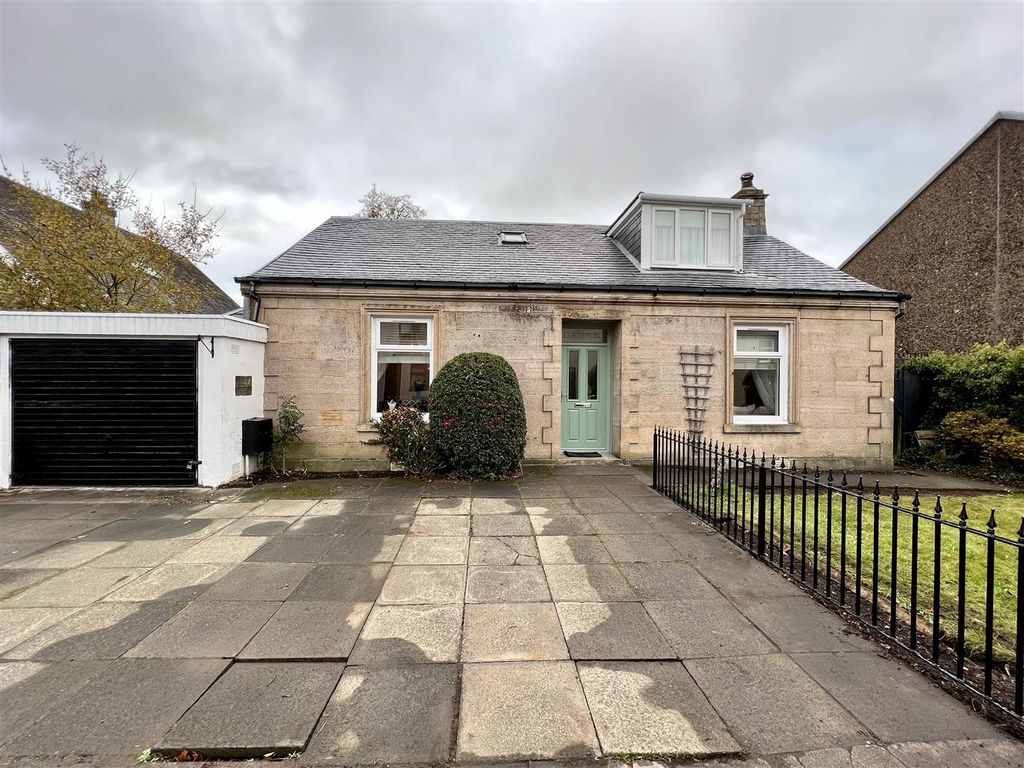 4 bed detached house for sale in Kirk Street, Strathaven ML10, £295,000
