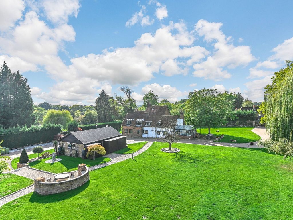 5 bed detached house for sale in Tile Kiln Lane, Harefield, Uxbridge