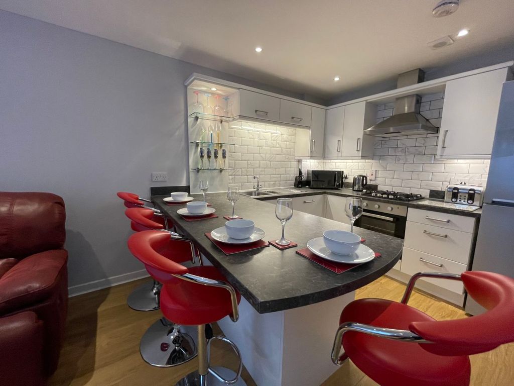 2 bed flat to rent in Albion Street, Glasgow G1, £3,024 pcm Zoopla