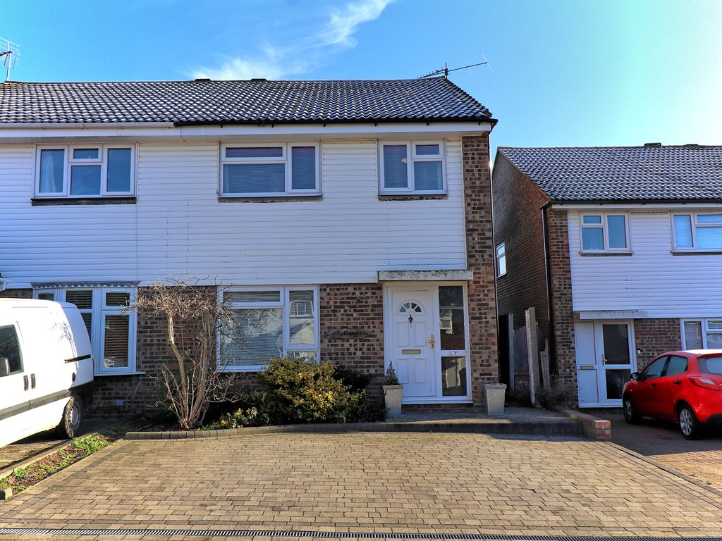 3 bed semidetached house for sale in Peregrine Drive, Tile Kiln