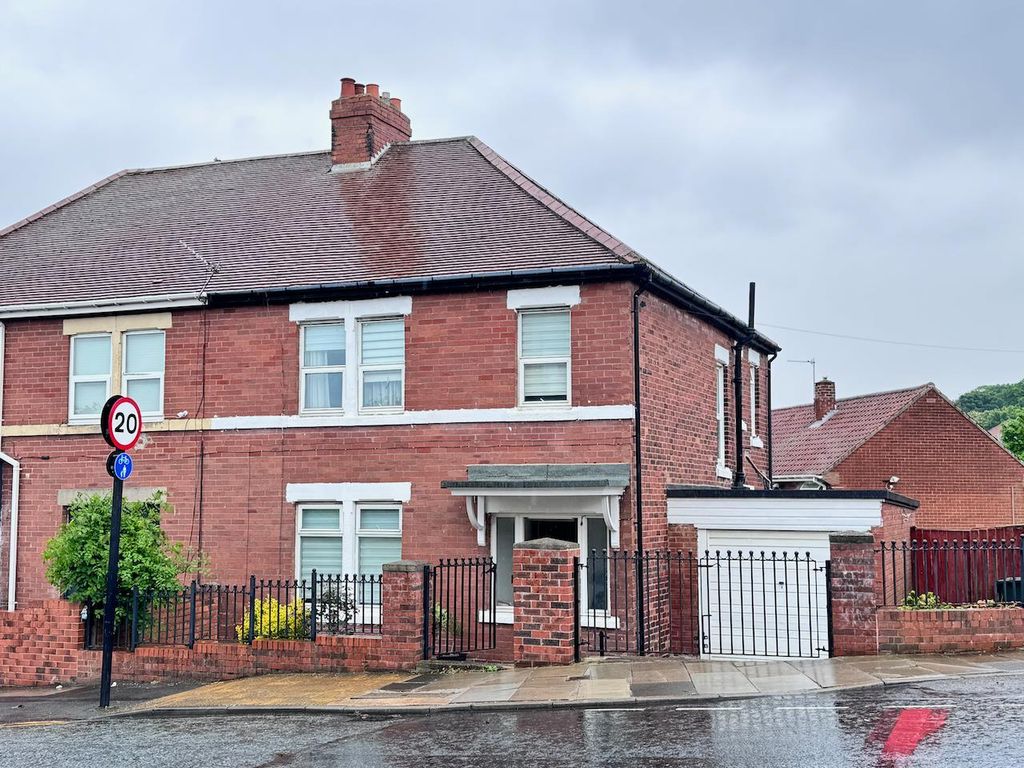 3 bed property to rent in Atkinson Road, Benwell, Newcastle Upon Tyne