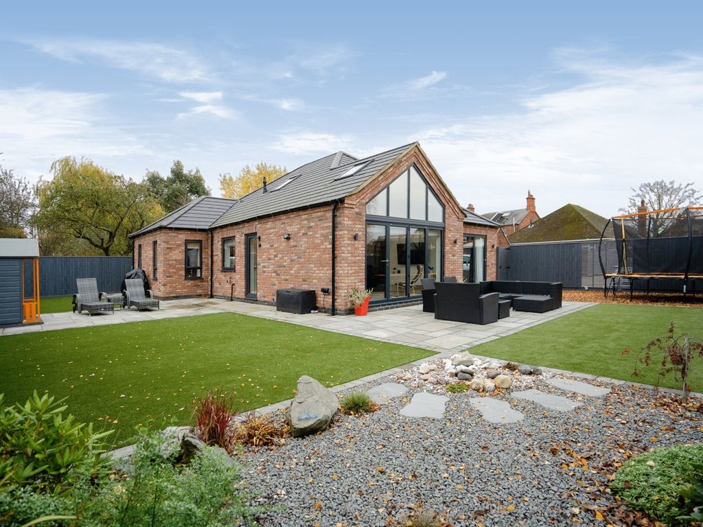 4 bed detached bungalow for sale in Chapel Road, Tetney, Grimsby DN36