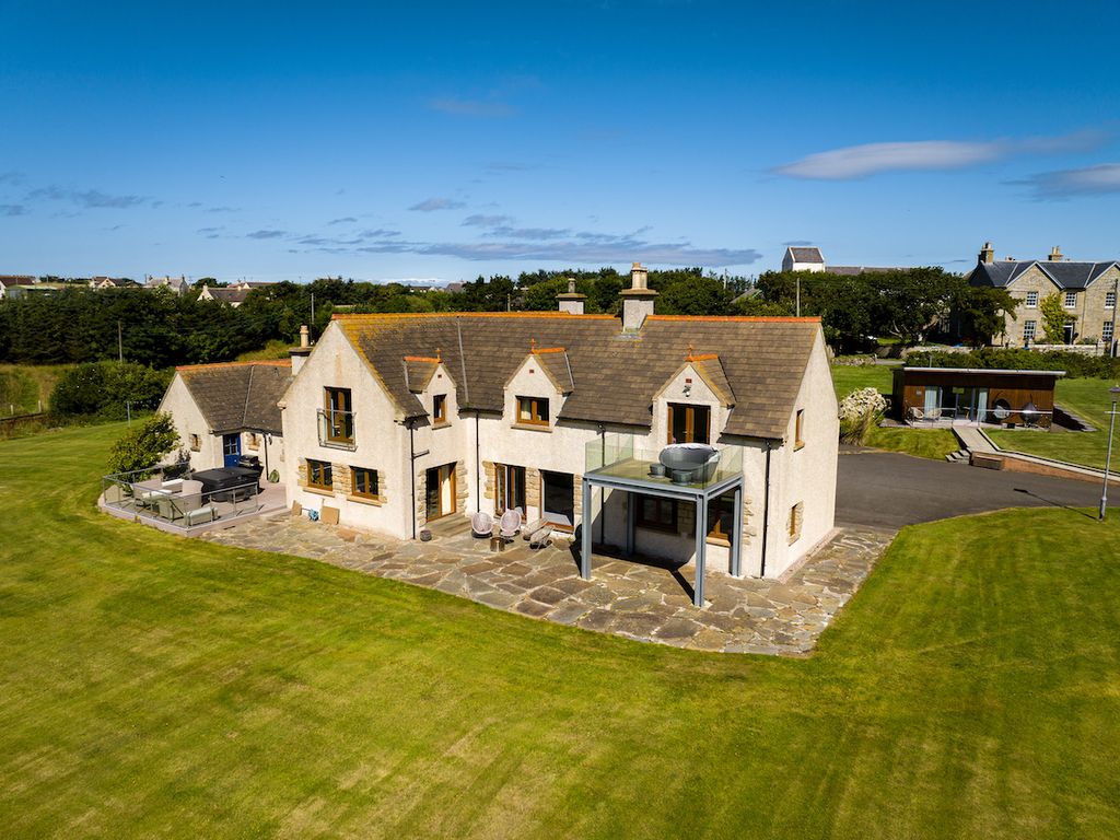 4 bed detached house for sale in Thurso KW14, £695,000 Zoopla