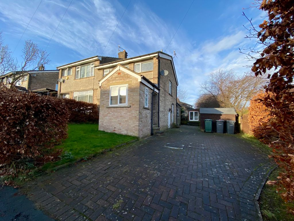 3 bed semidetached house for sale in North View, Wilsden, Bradford