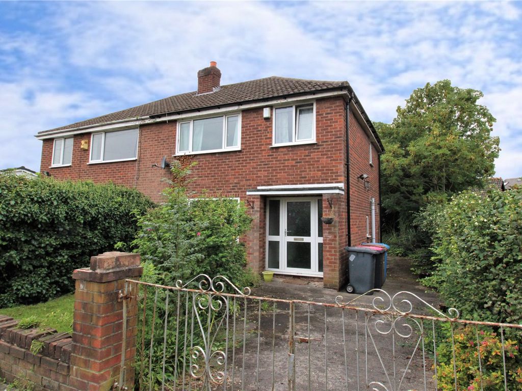 3 bed semidetached house for sale in Ringlow Park Road, Swinton