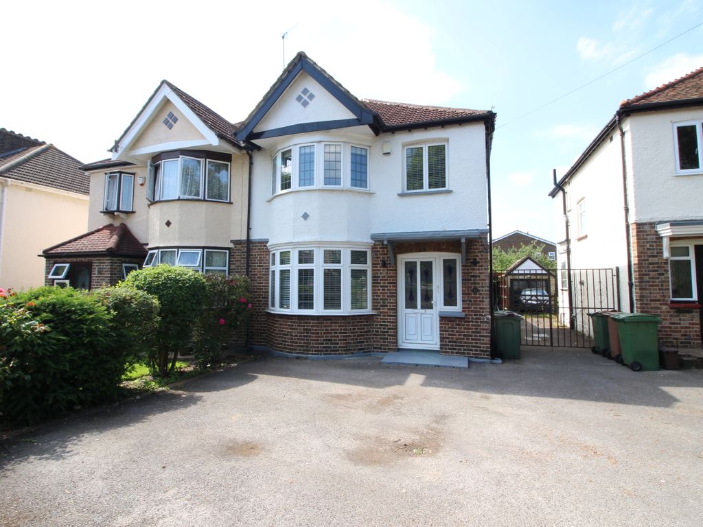 3 bed semidetached house for sale in Colborne Way, Worcester Park KT4