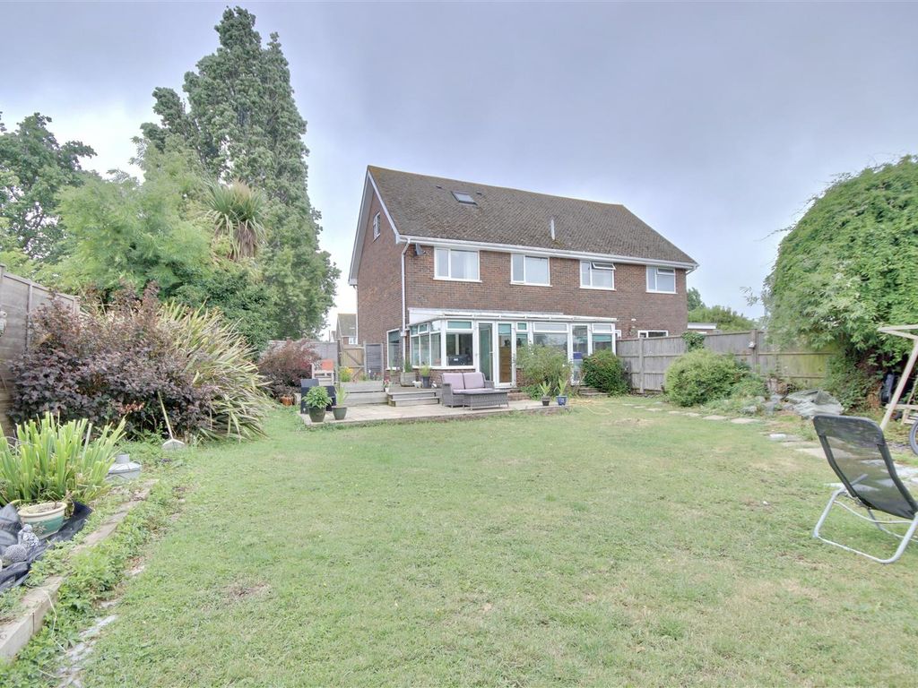 4 bed semidetached house for sale in Brunswick Gardens, Havant PO9, £