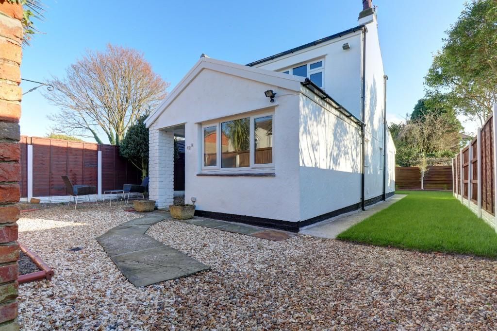2 bed detached house for sale in Shellfield Road, Southport PR9, £