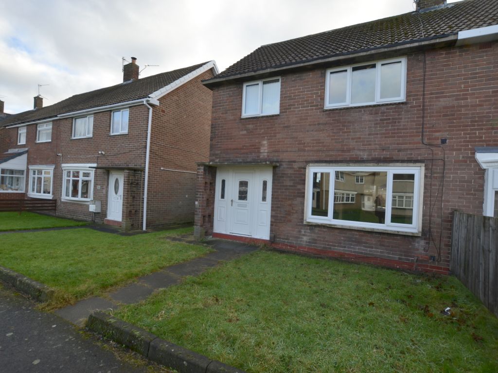 3 bed semidetached house for sale in Coach Road Estate, Washington