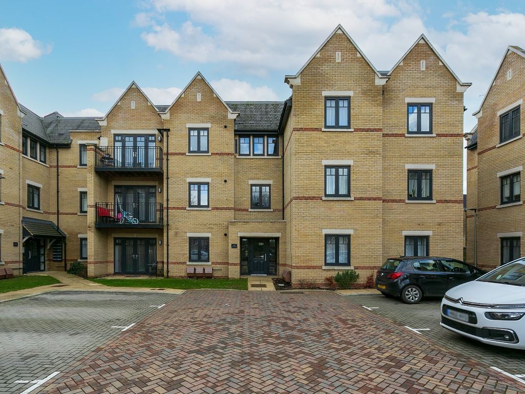 2 bed flat for sale in Schreiber Grange, Watford, Hertfordshire WD17