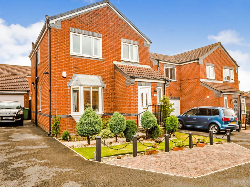 3 bed detached house for sale in Woodlands Drive, East Ardsley