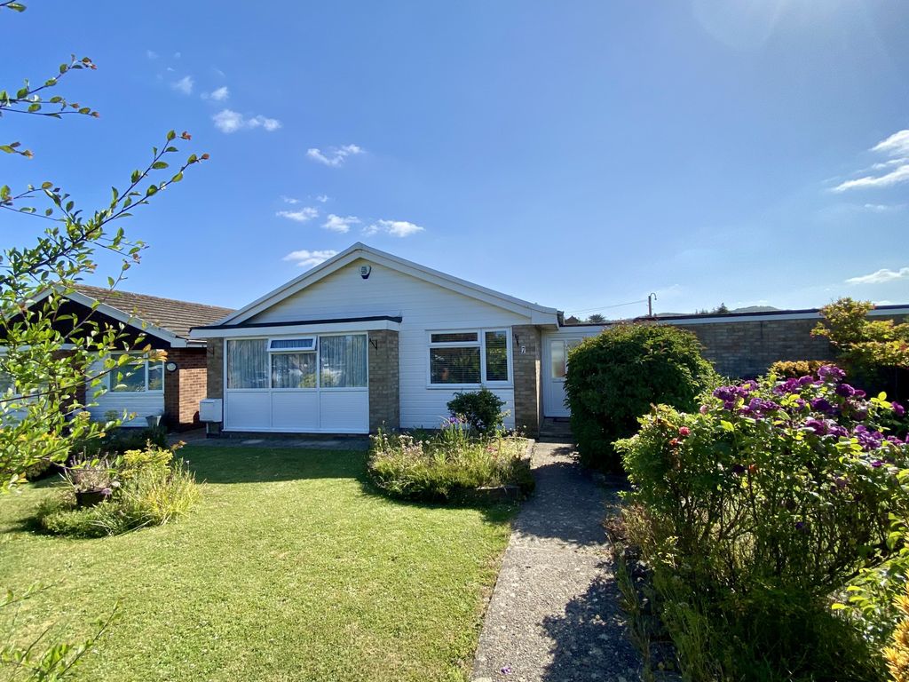 3 bed bungalow for sale in Poplar Walk, Eastbourne, East Sussex BN22, £