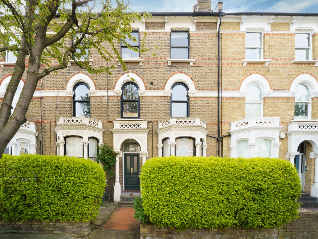 2 bed flat to rent in Digby Crescent, London N4, £2,002 pcm Zoopla