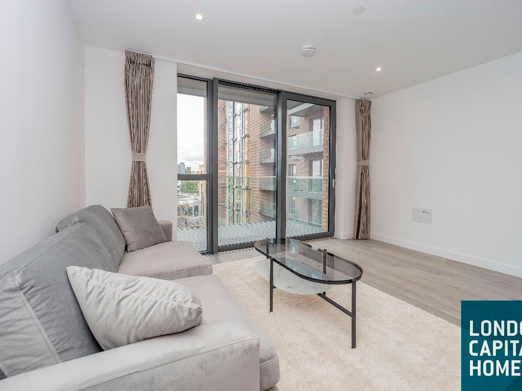 1 bed flat to rent in Willowbrook House, Coster Avenue, London N4, £