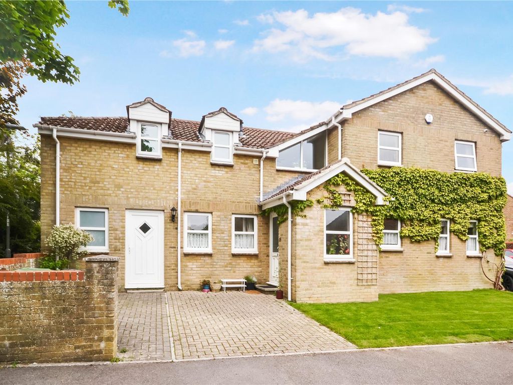 5 bed detached house for sale in Highgrove Close, Dorchester DT1, £