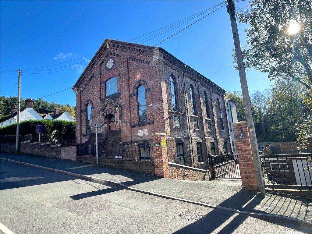 1 bed flat to rent in Station Hill, St Telford, Shropshire TF2