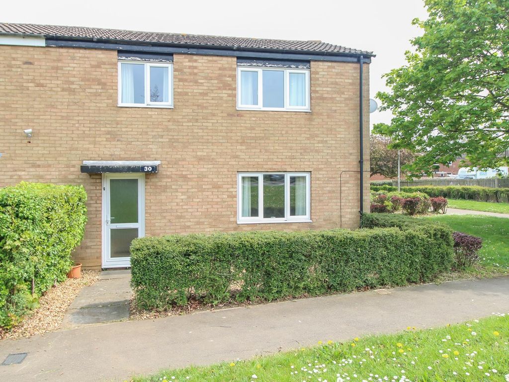 3 bed semidetached house to rent in Skegness Road, Stevenage SG1, £