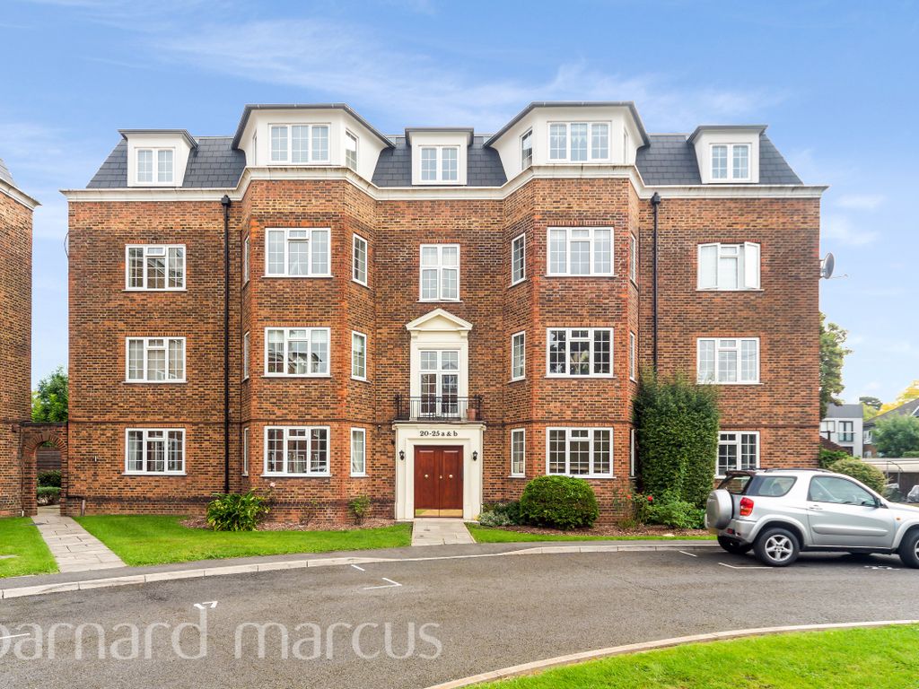 2 bed flat to rent in Orchard Court, The Avenue, Worcester Park KT4, £