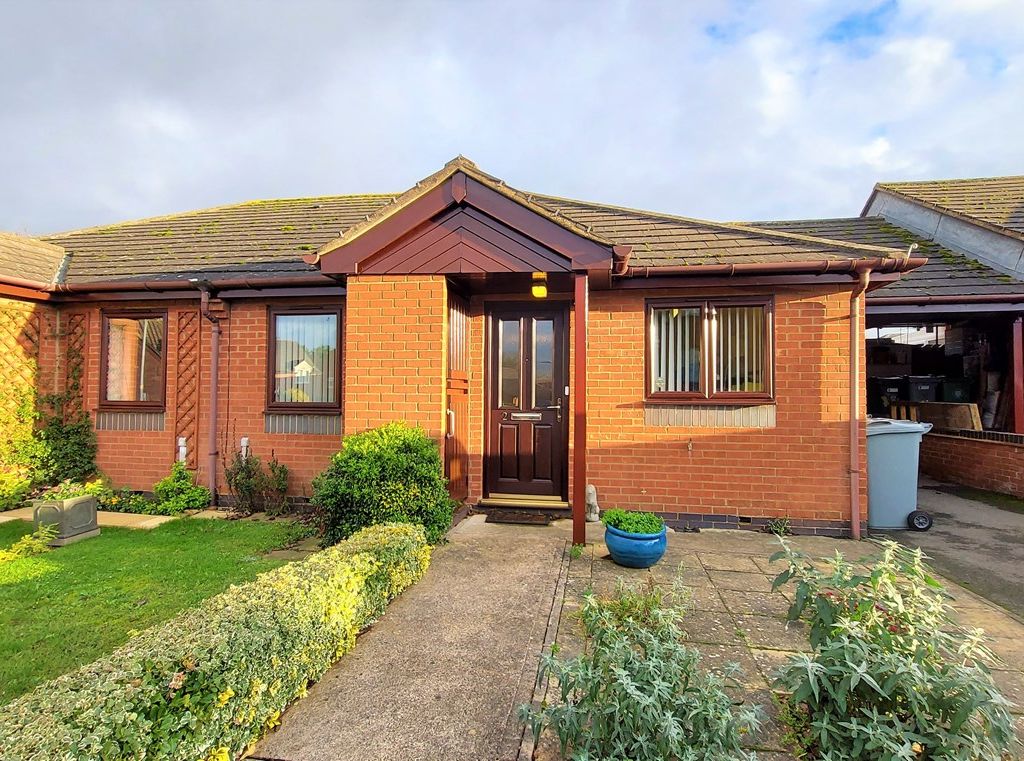 2 bed bungalow for sale in Willoughby Close, Corby Glen, Lincolnshire