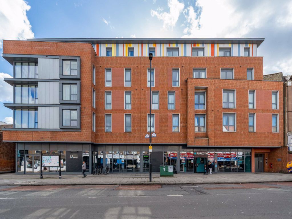 2 bed flat for sale in Uxbridge Road, London W3 Zoopla