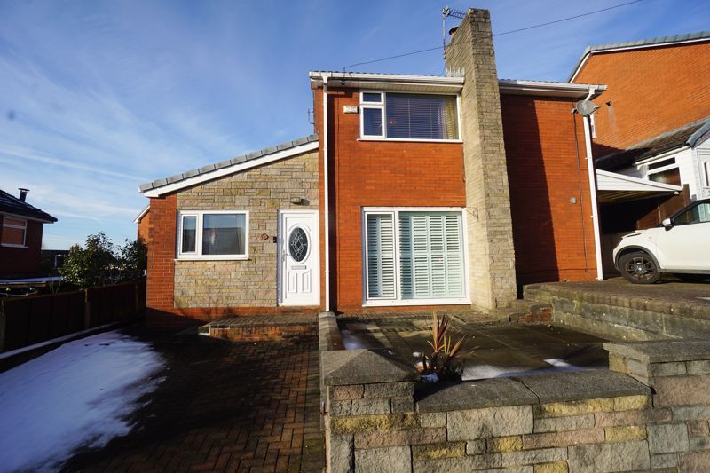 4 bed detached house for sale in Douglas Close, Horwich, Bolton BL6, £