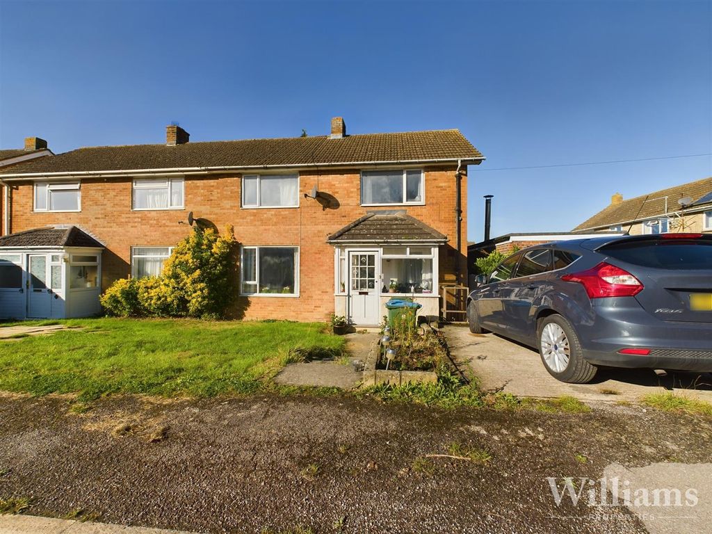 3 bed semidetached house for sale in Springhill Road, Grendon