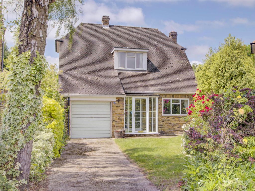 3 bed detached house for sale in Pepys Close, Ickenham UB10 Zoopla