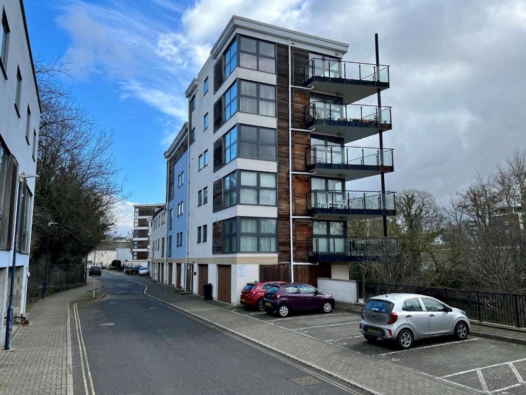 2 bed flat for sale in Clifford Way, Maidstone, Kent ME16 Zoopla