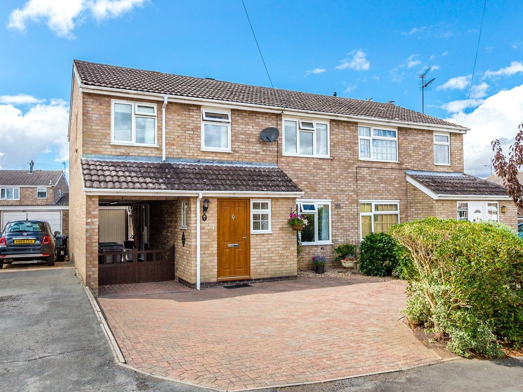 4 bed semidetached house for sale in Carlton Close, Rushden NN10 Zoopla