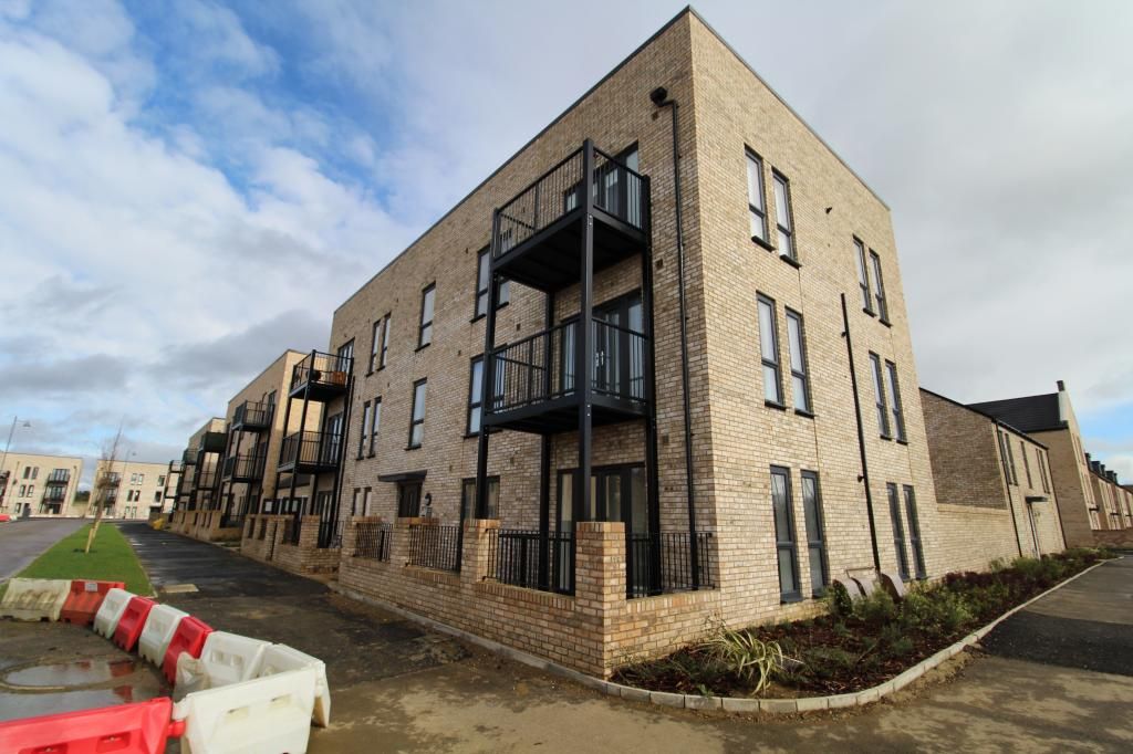 2 bed flat to rent in Sheepfold Lane, Cambourne, Cambridge