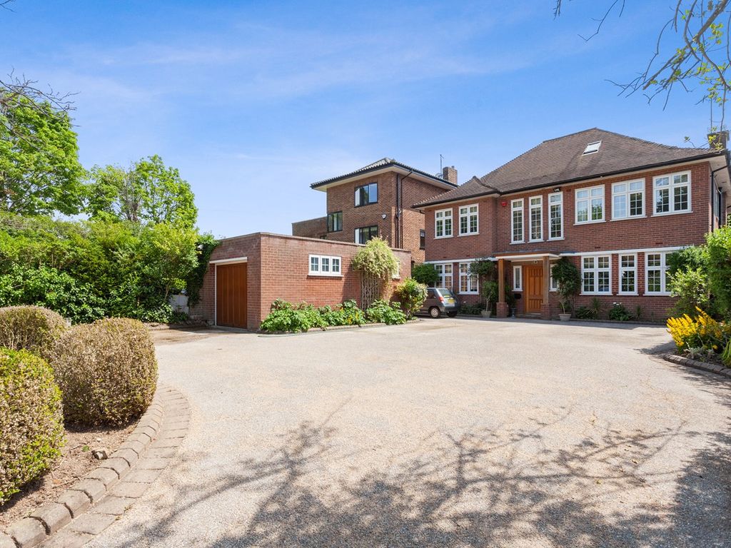 5 bed detached house for sale in Aylmer Drive, Stanmore HA7 Zoopla