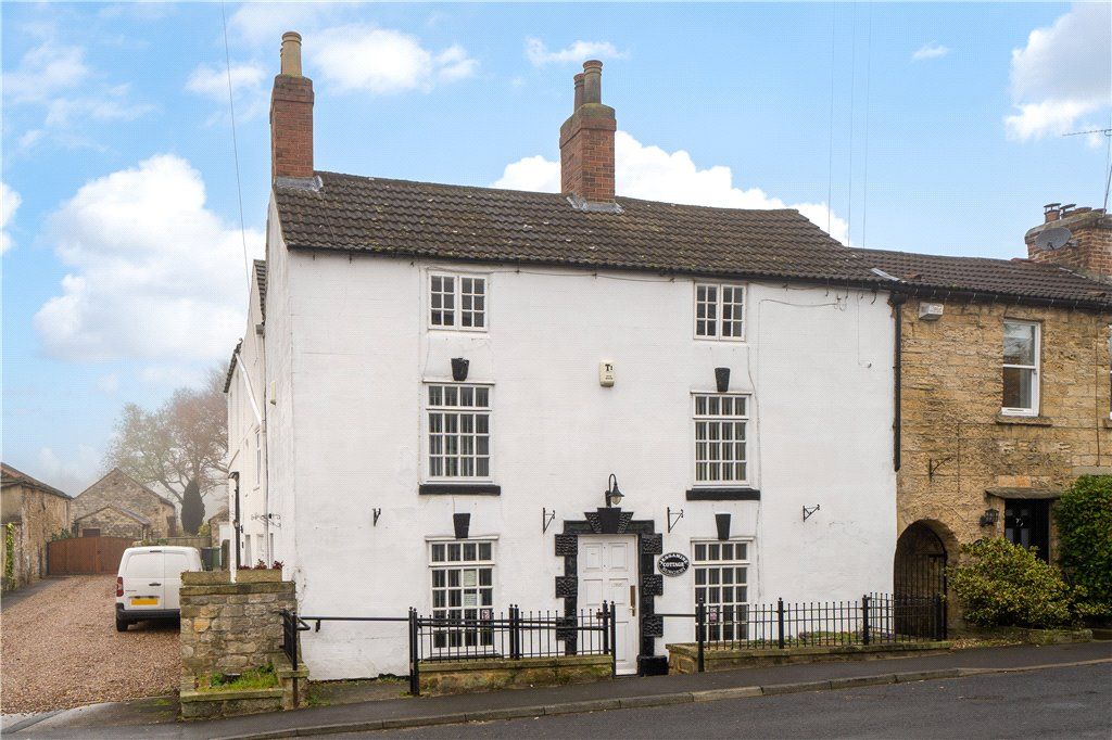 3 bed detached house for sale in Main Street North, Aberford, Leeds