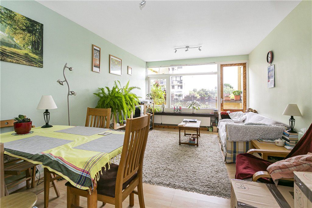 Highcliffe Drive London SW15