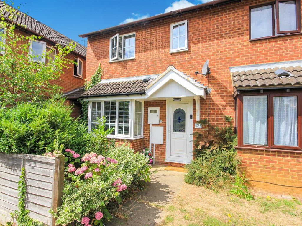 3 bed terraced house for sale in Senwick Drive, Wellingborough NN8, £