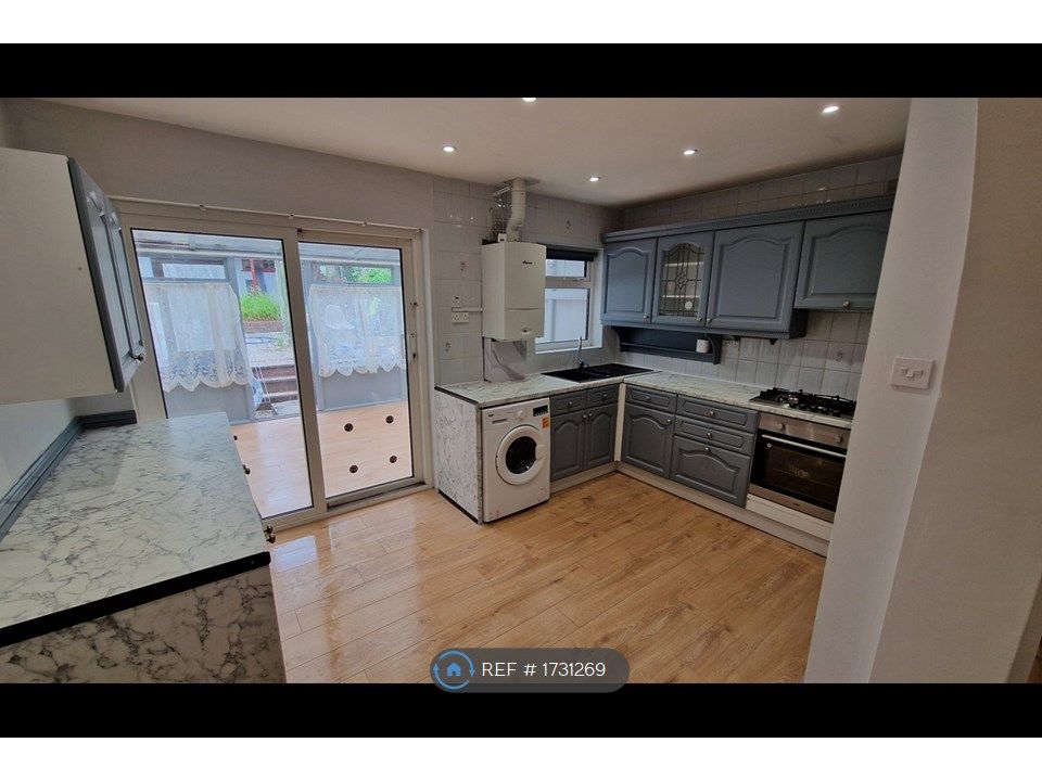 3 bed terraced house to rent in Collindale Avenue, Erith DA8 Zoopla