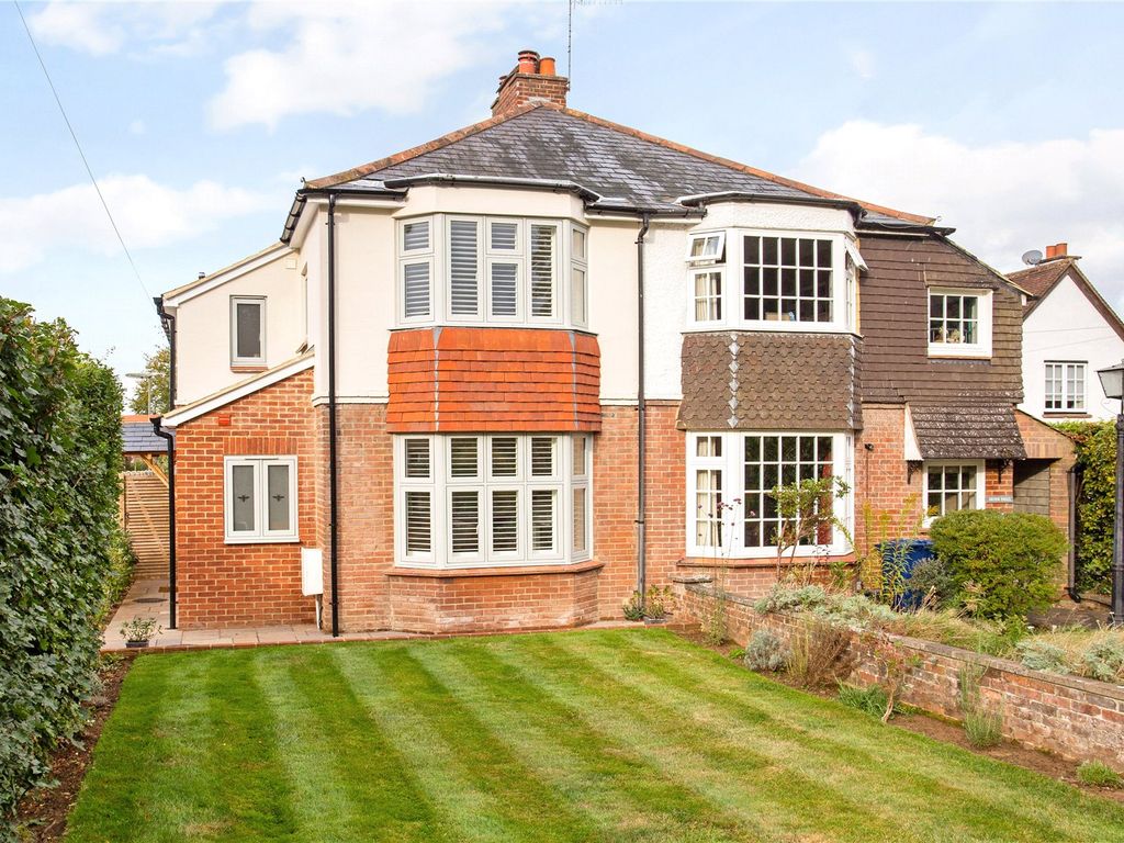 3 bed semidetached house for sale in Busbridge Lane, Godalming GU7