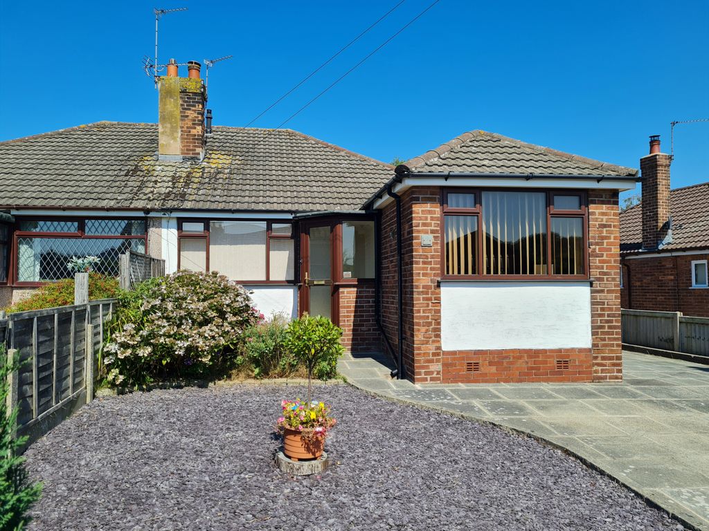 3 bed semidetached house for sale in Links Road, Knott EndOnSea