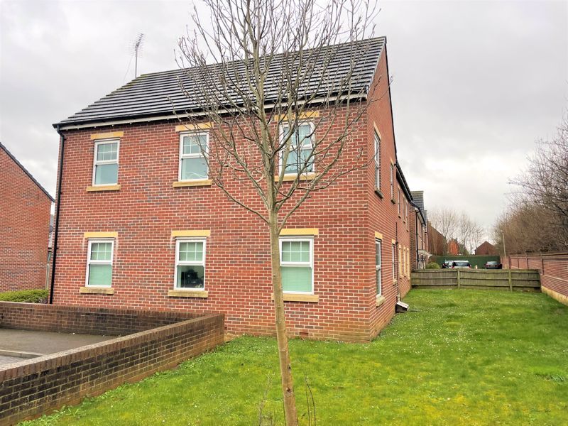 2 bed flat to rent in Mainsail Lane, Hempsted, Gloucester GL2 Zoopla