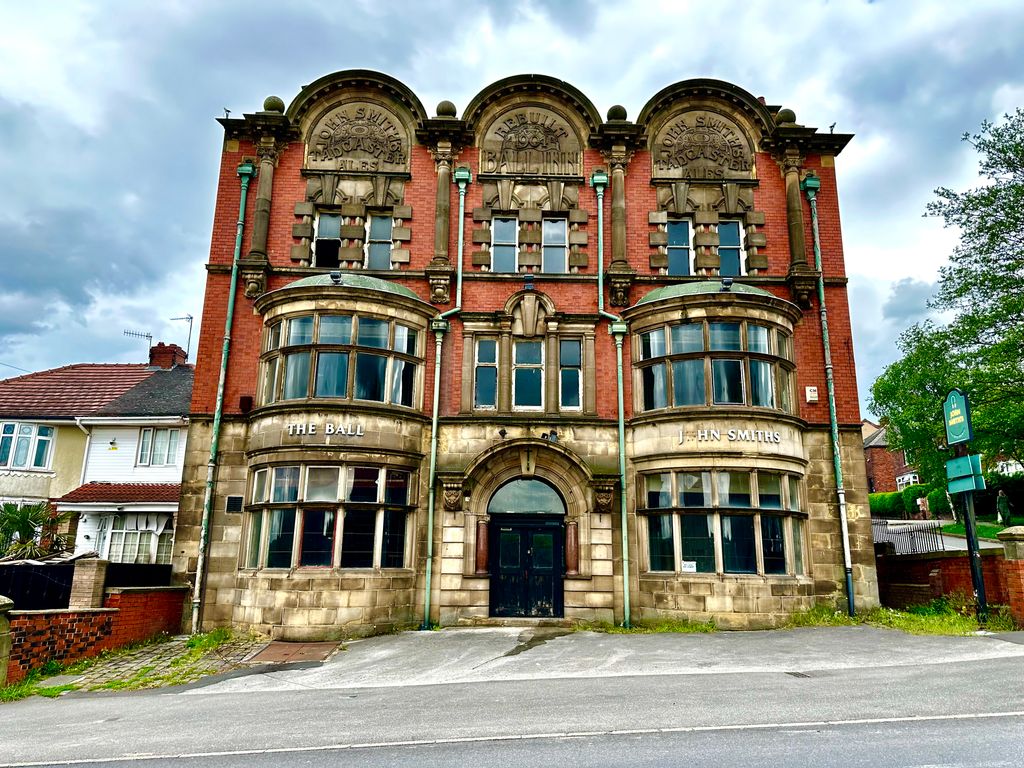 7 bed office for sale in Darnall Road, Darnall, Sheffield S9, £325,000