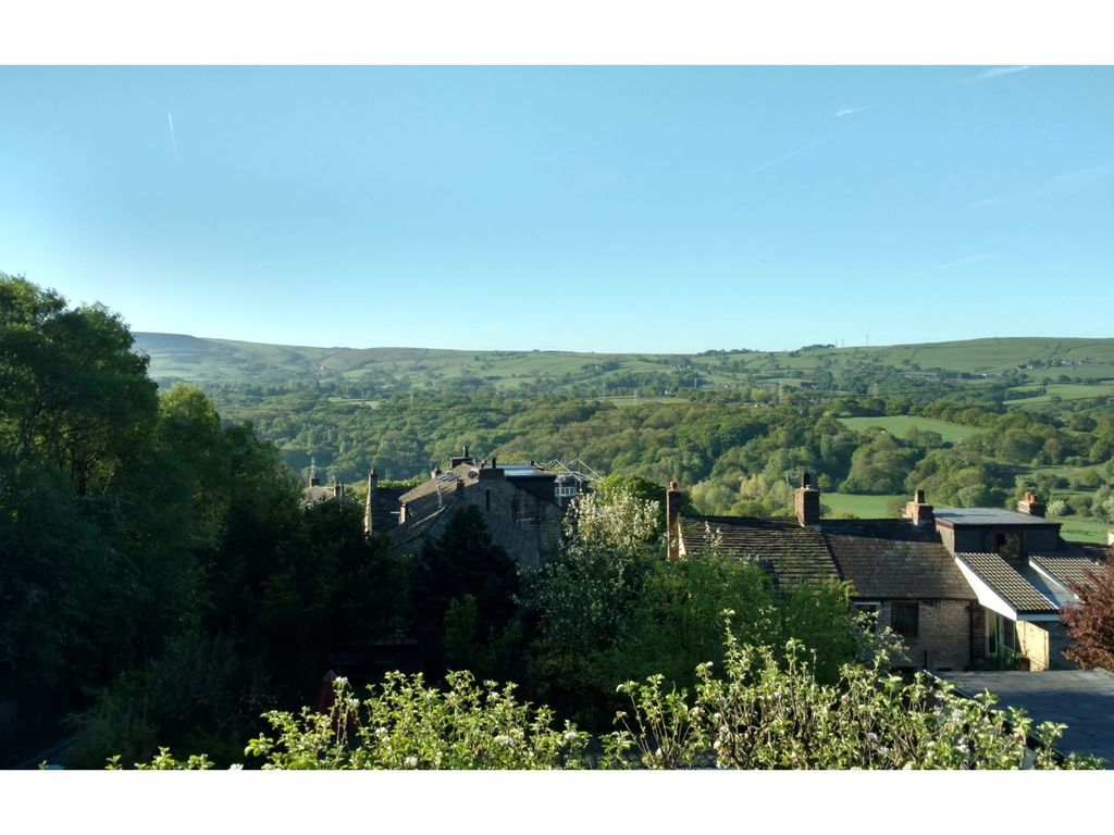 3 bed detached house to rent in Gorsey Intakes, Hyde SK14, £1,800 pcm