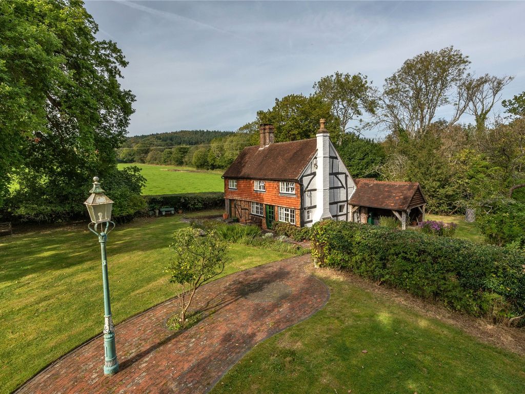 3 bed detached house for sale in Betchets Green, Holmwood, Dorking