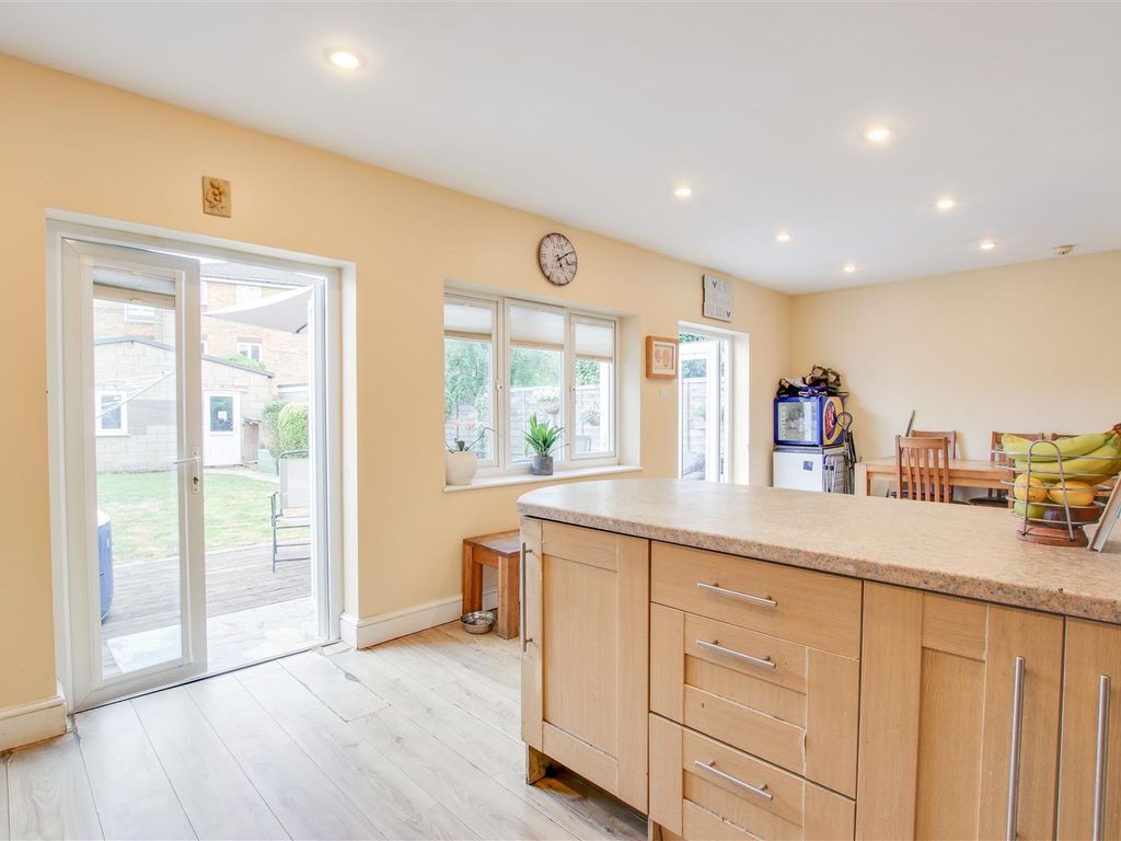 4 bed end terrace house for sale in Hedworth Avenue, Cheshunt, Waltham