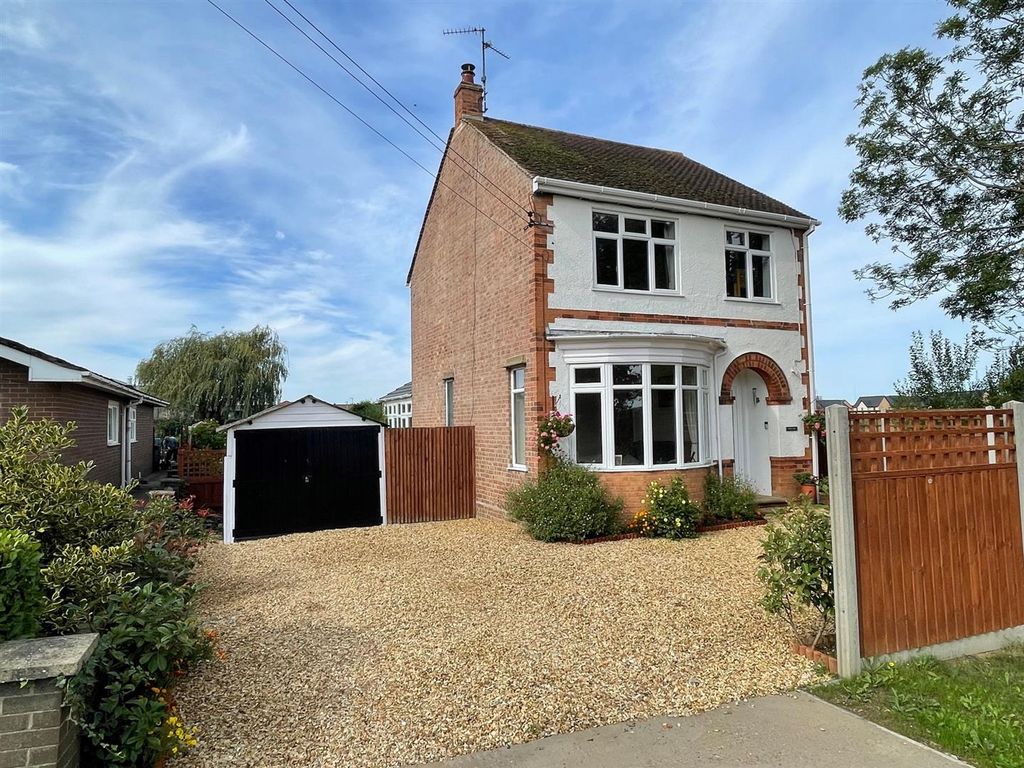 Newborough Road, Peterborough PE4  