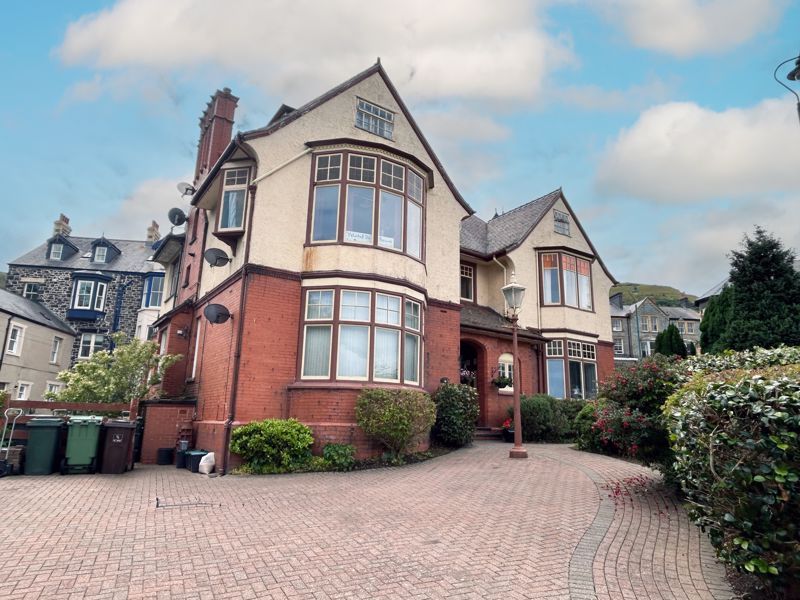1 bed flat for sale in Paradise Road, Penmaenmawr LL34, £135,000 Zoopla