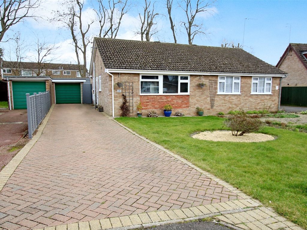 2 bed bungalow for sale in Blenheim Croft, Brackley NN13 Zoopla