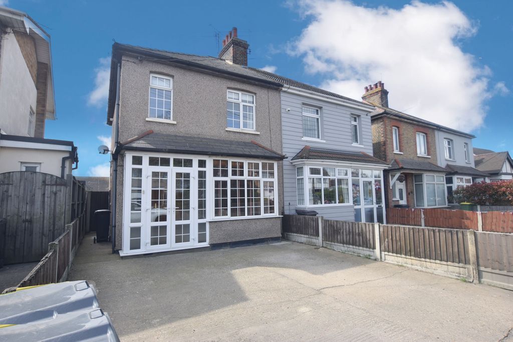 3 bed semidetached house for sale in Sutton Road, Rochford SS4 Zoopla